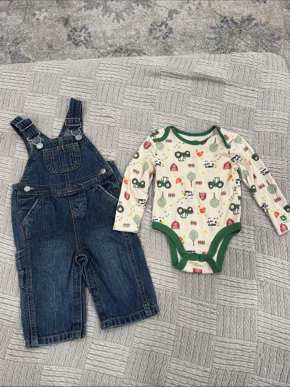 Toddler John Deere Green-Trim Farm Print Bodysuit and Levi Denim Overalls Set